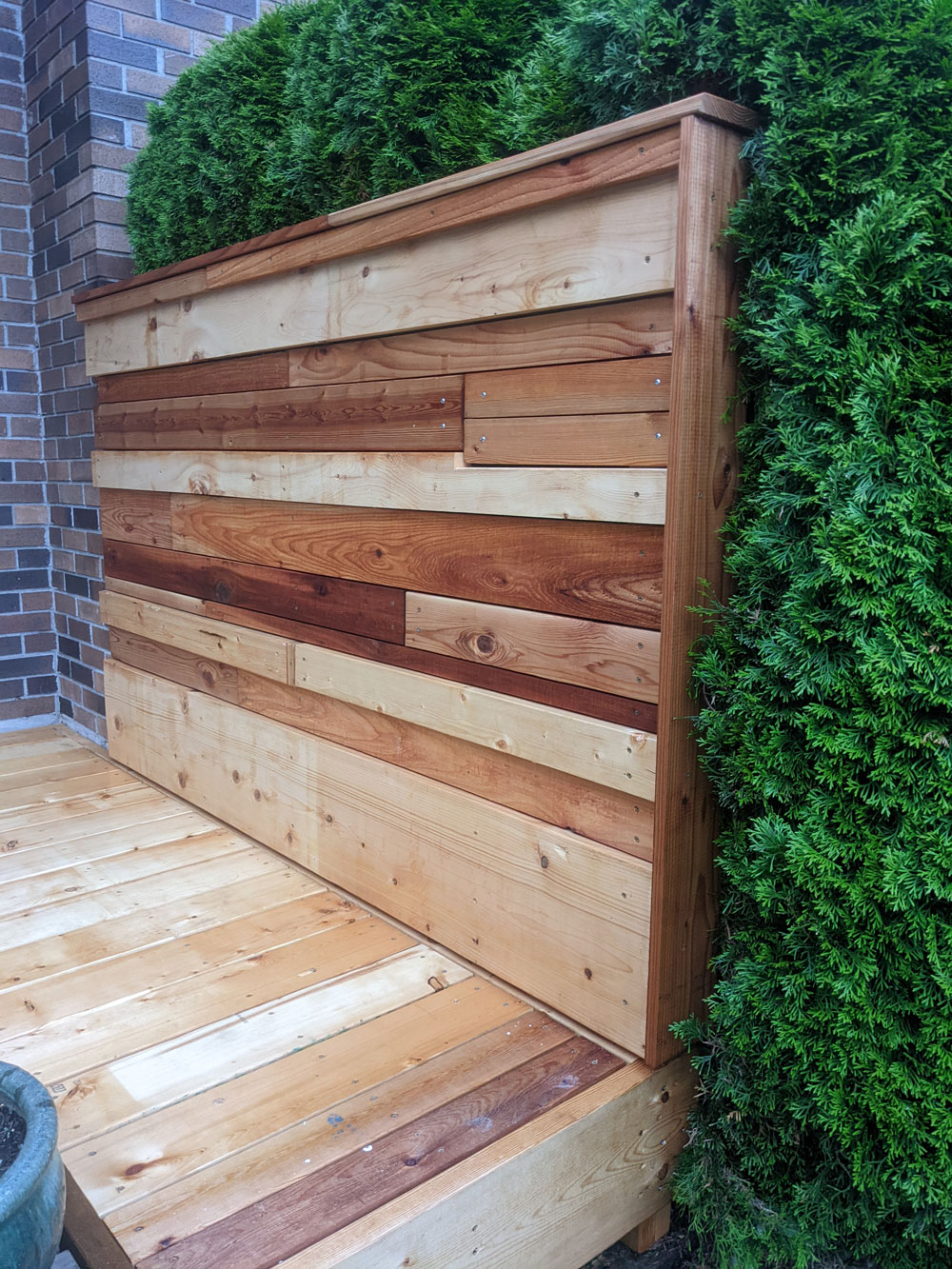 Back Deck Privacy Wall in White Rock Strata
