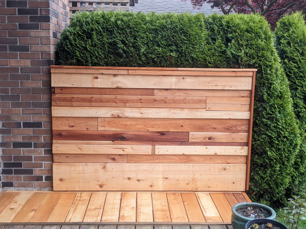 Back Deck Privacy Wall in White Rock Strata